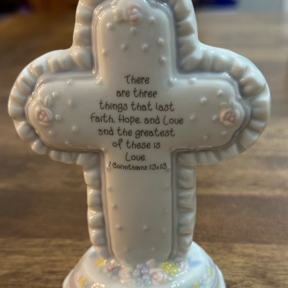 Precious Moments Vintage 1995 Cross A Reflection Of His Love Porcelain - Picture 2 of 4